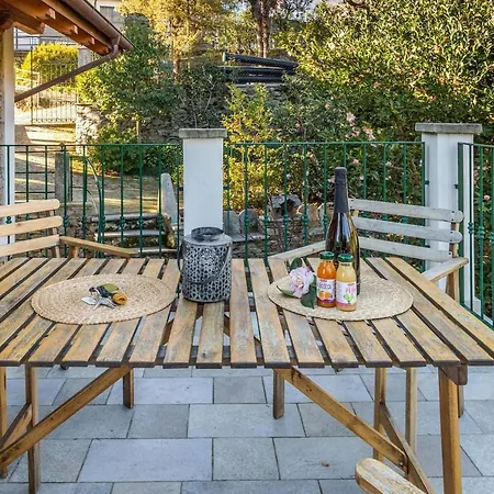 La Camelia D'oro Apartament *