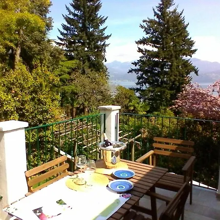 La Camelia D'oro Oggebbio