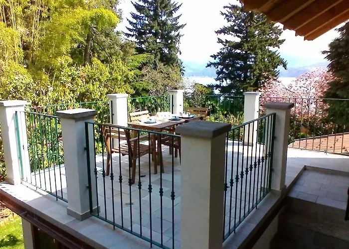 Apartman La Camelia D'oro Oggebbio