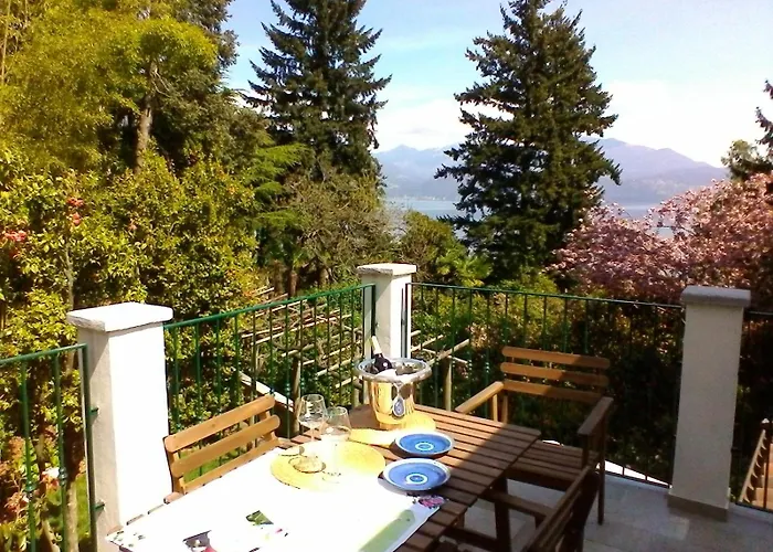 La Camelia D'oro Oggebbio